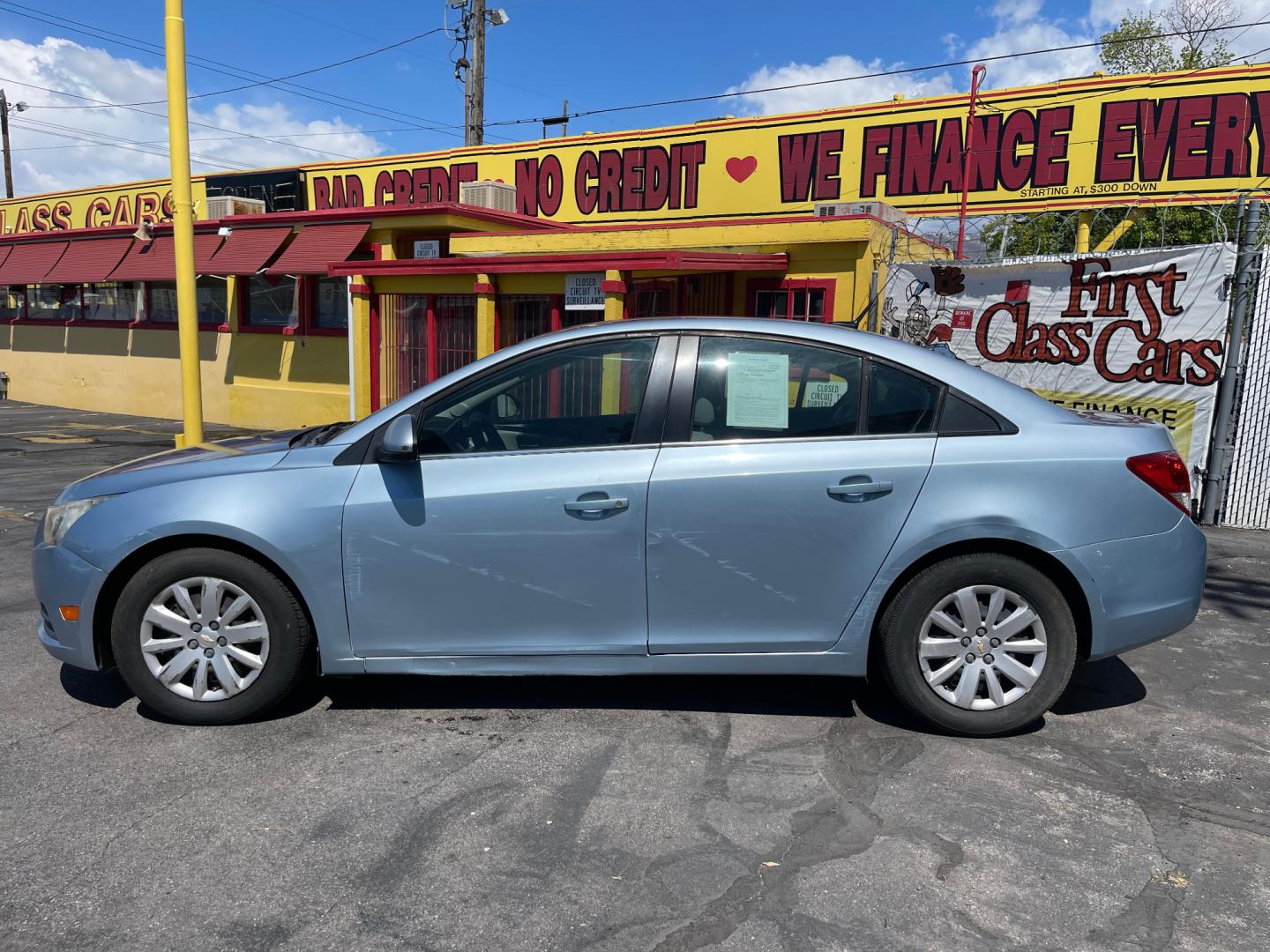 2011 Blue /Tan Chevrolet Cruze LT (1G1PF5S93B7) with an 1.4Liter 4 CYLINDER engine, AUTOMATIC transmission, located at 801 South State Street, Salt Lake City, UT, 84111, (801) 328-0098, 40.751953, -111.888206 - 2011 Chevrolet Cruze LT Blue. Gets great gas mileage with a 1.4 Liter 4 cylinder engine. Must come see it is a clean title with no reported accidents on the CarFax. - Photo#7